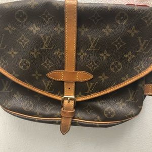 Authentic Crossbody Louis Vuitton